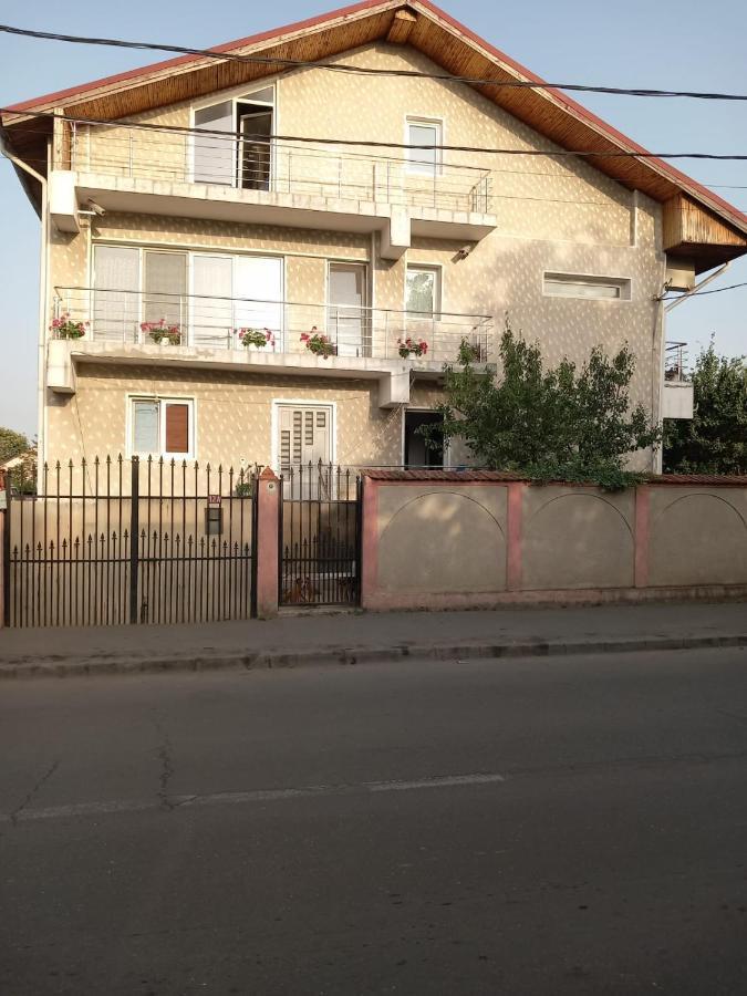 5 Bedrooms Luxury Apartment Villa Bukarest Kültér fotó