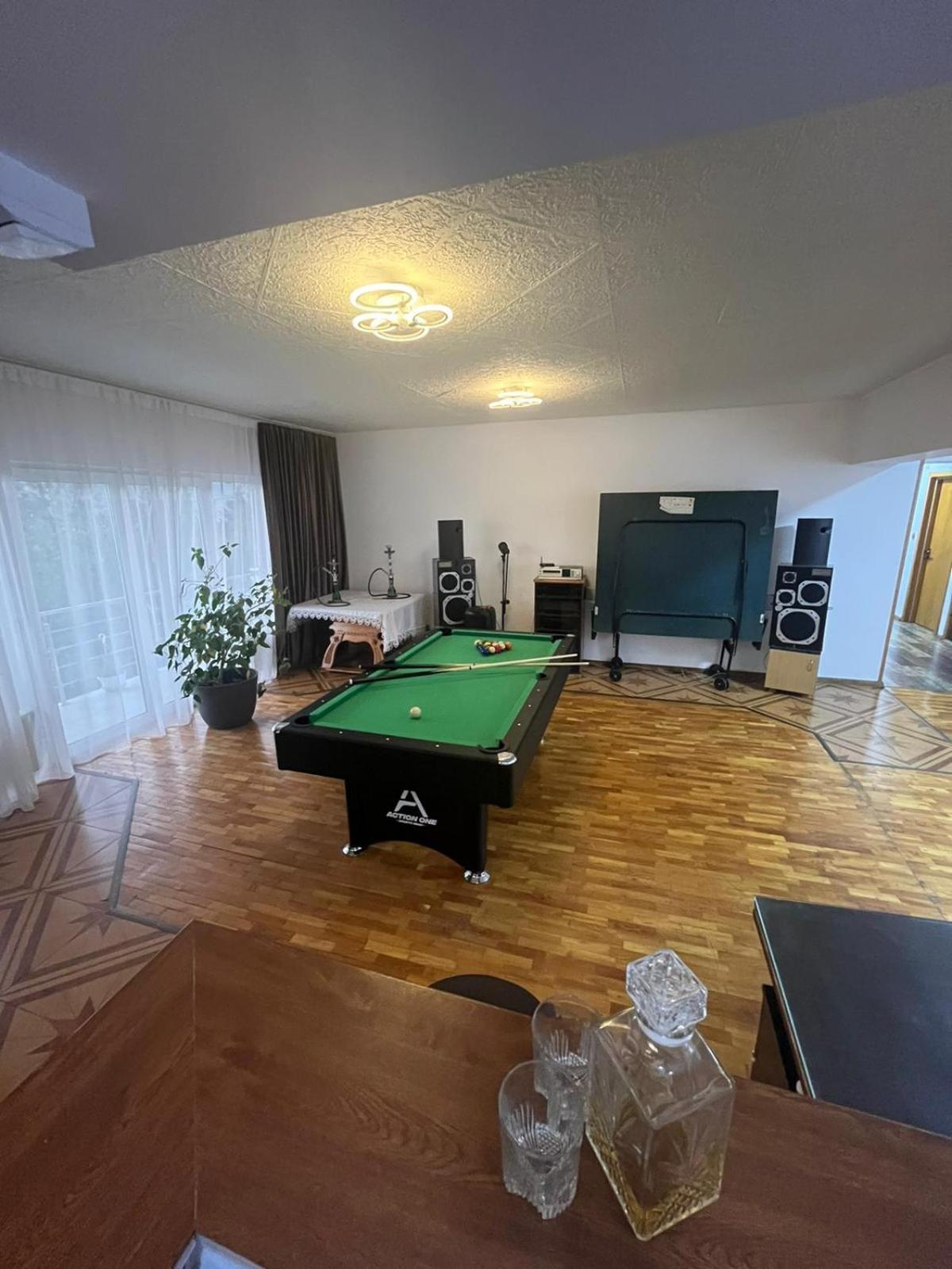 5 Bedrooms Luxury Apartment Villa Bukarest Kültér fotó